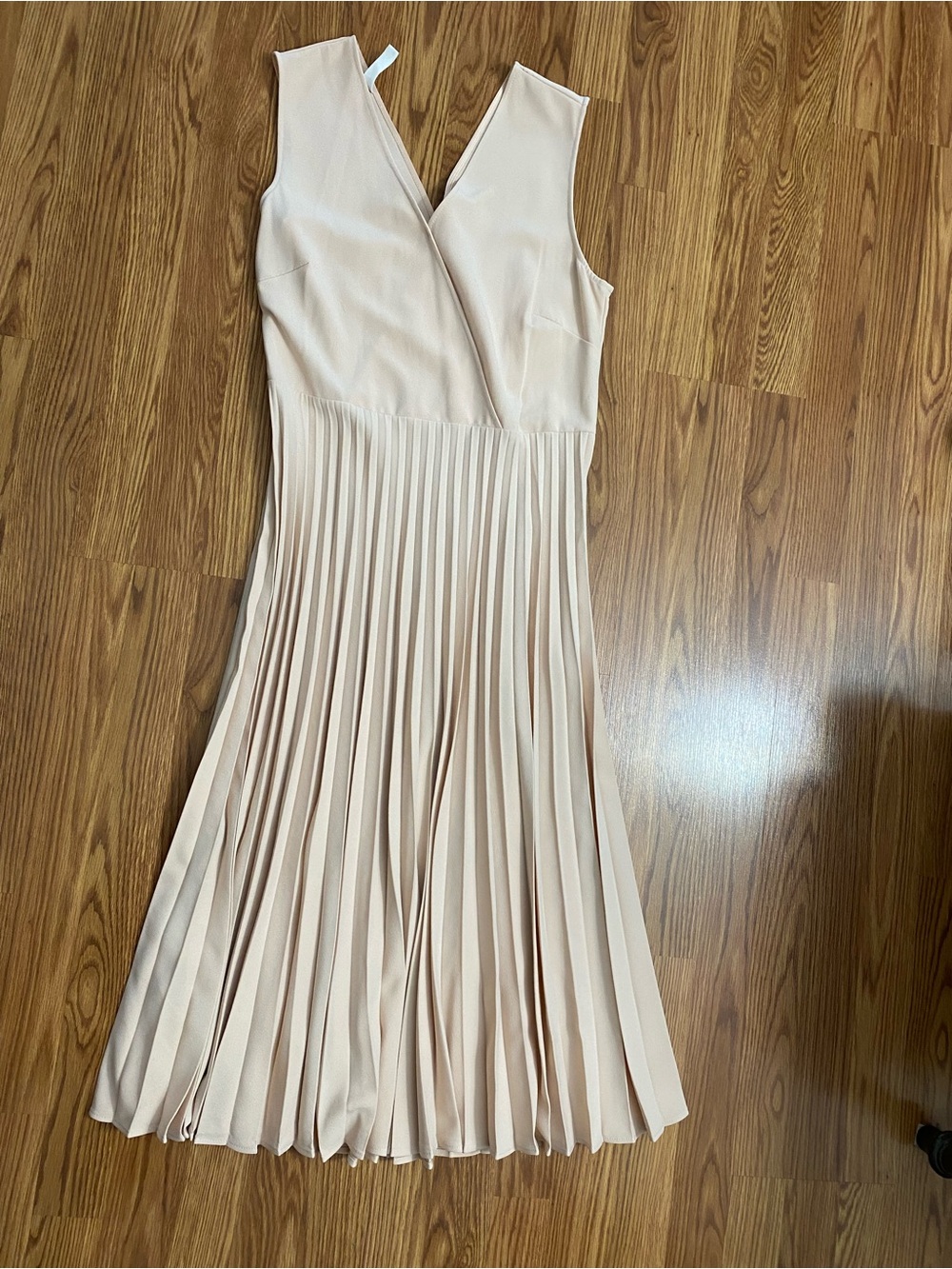 Mango Pleated V‑Neck Sleeveless Midi Dress in Light Beige